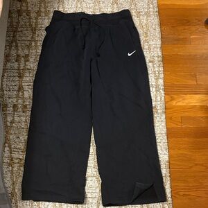 Nike Woman Black Nike Joggers